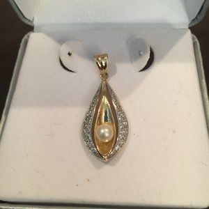 ❤️VALENTINES! 🦋SOLID 14 kt PEARL PENDENT CZs🦋